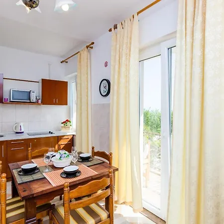 Διαμέρισμα Nicol - Two-bedroom With Sea View