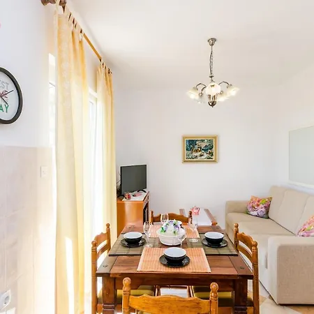 Nicol - Two-bedroom With Sea View Appartement