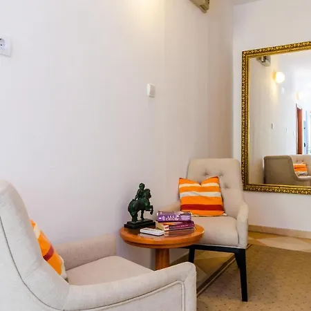 Nicol - Two-bedroom With Sea View
